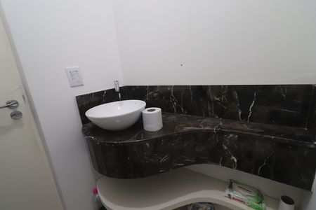 Casa à venda com 375m², 5 quartos e 3 vagasLavabo