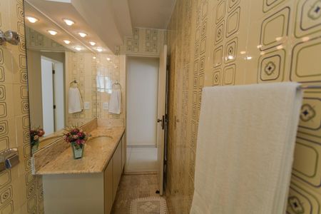 Apartamento à venda com 198m², 4 quartos e 2 vagasBanheiro Social