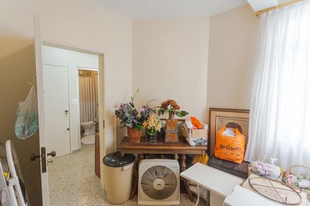 Apartamento à venda com 198m², 4 quartos e 2 vagasQuarto de Serviço