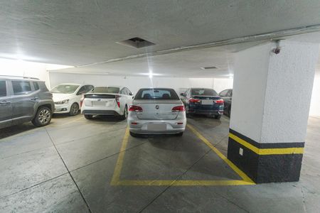 Apartamento à venda com 198m², 4 quartos e 2 vagasÁrea comum - Estacionamento