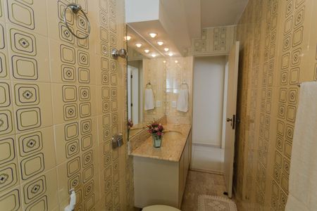 Apartamento à venda com 198m², 4 quartos e 2 vagasBanheiro Social