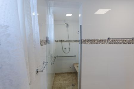 Apartamento à venda com 198m², 4 quartos e 2 vagasBanheiro da Suíte