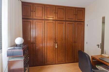 Apartamento à venda com 198m², 4 quartos e 2 vagasQuarto 1