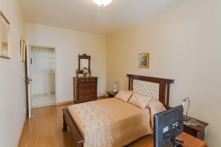 Apartamento à venda com 198m², 4 quartos e 2 vagasSuíte