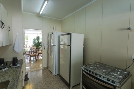 Apartamento à venda com 198m², 4 quartos e 2 vagasCozinha