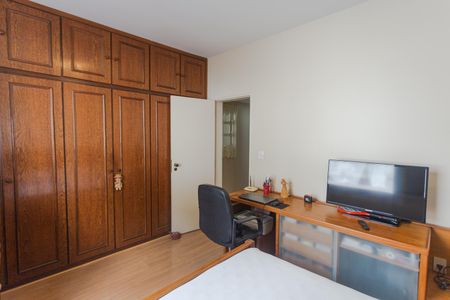 Apartamento à venda com 198m², 4 quartos e 2 vagasQuarto 1