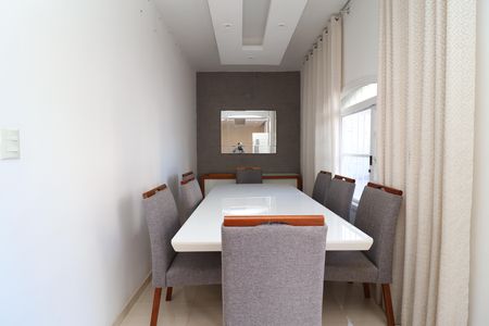 Casa de condomínio para alugar com 200m², 3 quartos e 1 vagaSala