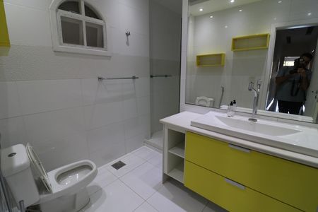 Casa de condomínio para alugar com 200m², 3 quartos e 1 vagaBanheiro Social