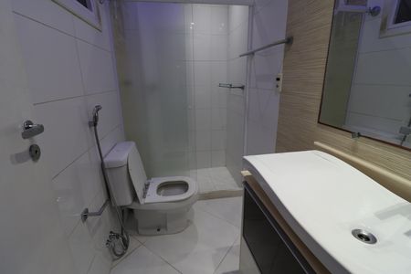 Casa de condomínio para alugar com 200m², 3 quartos e 1 vagaBanheiro da Suíte
