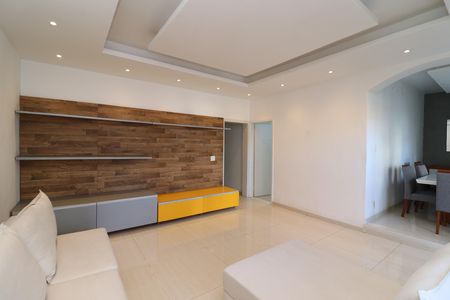 Casa de condomínio para alugar com 200m², 3 quartos e 1 vagaSala