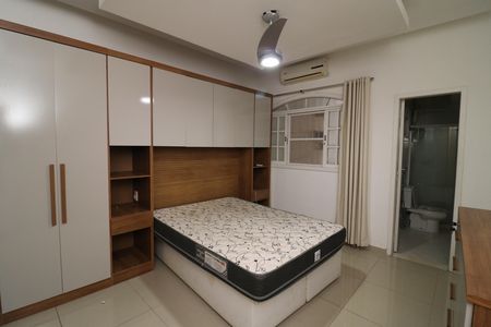 Casa de condomínio para alugar com 200m², 3 quartos e 1 vagaSuíte