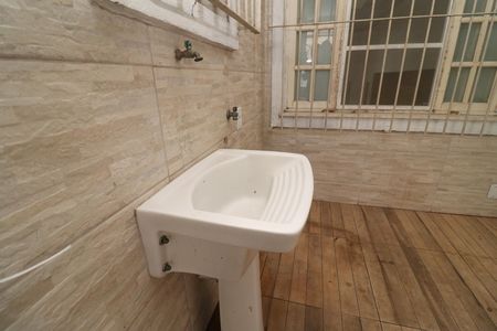 Casa de condomínio para alugar com 200m², 3 quartos e 1 vagaÁrea de Serviço