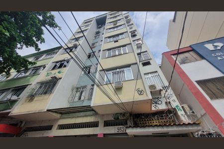Apartamento para alugar com 75m², 2 quartos e sem vagaFachada