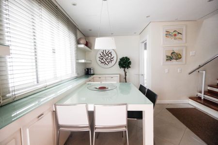 Casa de condomínio para alugar com 157m², 3 quartos e 3 vagas Casa de condomínio para alugar com 157m², 3 quartos e 3 vagasSala de jantar