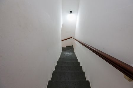 Casa para alugar com 125m², 2 quartos e 1 vagaEscada