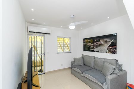 Casa de condomínio à venda com 90m², 2 quartos e 1 vagaSala