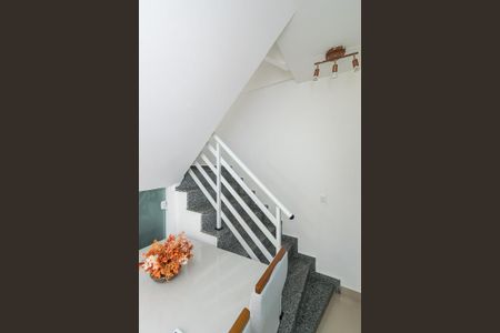 Casa de condomínio à venda com 90m², 2 quartos e 1 vagaSala - Acesso ao 2º andar