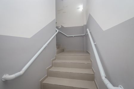 Apartamento para alugar com 48m², 1 quarto e sem vagaEscada