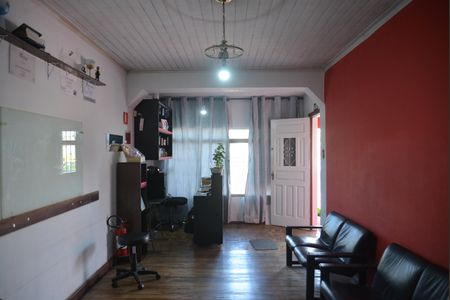 Casa à venda com 212m², 3 quartos e 2 vagasSala