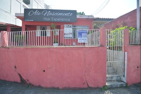 Casa à venda com 212m², 3 quartos e 2 vagasFachada e Placa