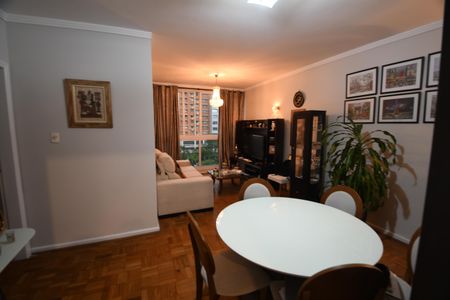 Sala de apartamento à venda com 2 quartos, 90m² em Vila Lidia, Campinas