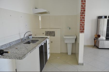 Apartamento à venda com 44m², 1 quarto e sem vagaCozinha e Área de Serviço