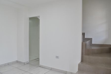 Casa de condomínio para alugar com 45m², 2 quartos e 2 vagasSala