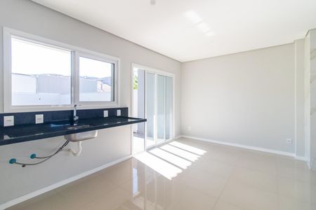 Casa à venda com 117m², 3 quartos e 2 vagas Casa à venda com 117m², 3 quartos e 2 vagasCozinha