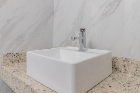 Casa à venda com 117m², 3 quartos e 2 vagas Casa à venda com 117m², 3 quartos e 2 vagasBanheiro Social