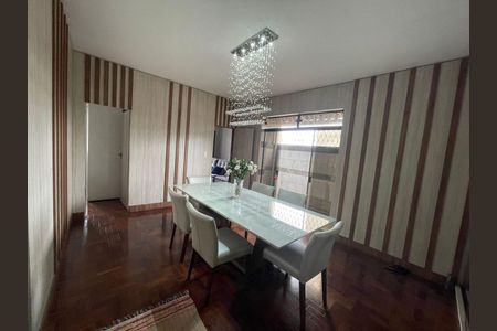 Casa à venda com 290m², 4 quartos e 3 vagas