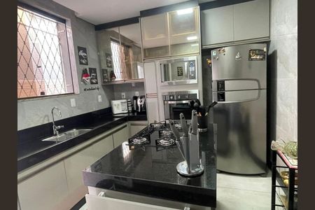 Casa à venda com 290m², 4 quartos e 3 vagas