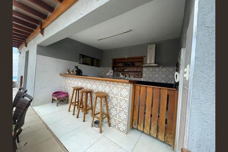 Casa à venda com 290m², 4 quartos e 3 vagas