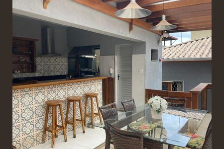 Casa à venda com 290m², 4 quartos e 3 vagas