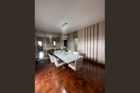 Casa à venda com 290m², 4 quartos e 3 vagas