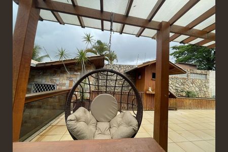 Casa à venda com 290m², 4 quartos e 3 vagas