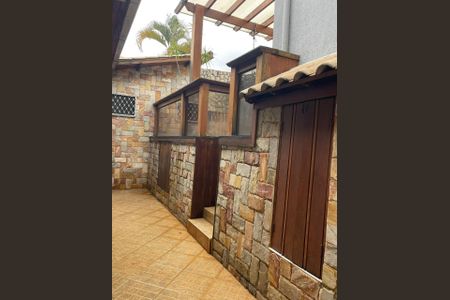 Casa à venda com 290m², 4 quartos e 3 vagas