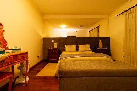 Casa à venda com 370m², 5 quartos e 4 vagasSuíte 1