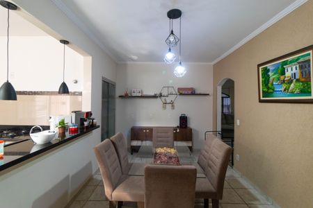 Casa à venda com 256m², 4 quartos e 4 vagasSala de Jantar