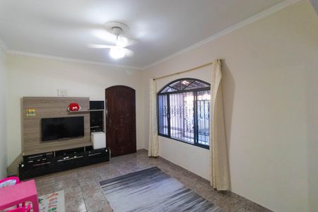 Casa à venda com 256m², 4 quartos e 4 vagasSalas