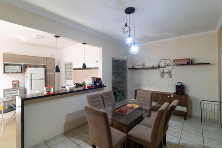 Casa à venda com 256m², 4 quartos e 4 vagasSala de Jantar