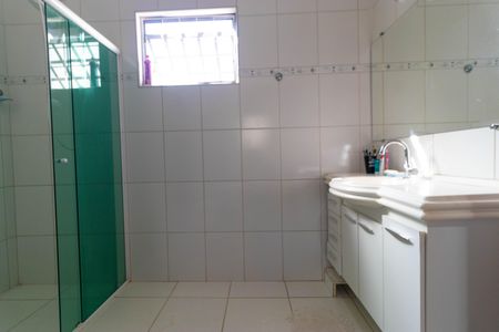 Casa à venda com 256m², 4 quartos e 4 vagasBanheiro