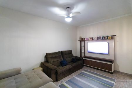 Casa à venda com 256m², 4 quartos e 4 vagasSalas