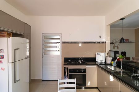 Casa à venda com 256m², 4 quartos e 4 vagasCozinha