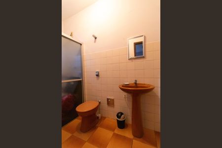 Casa à venda com 256m², 4 quartos e 4 vagasBanheiro da Suíte 02