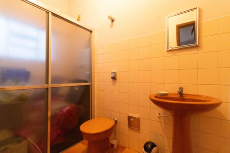 Casa à venda com 256m², 4 quartos e 4 vagasBanheiro da Suíte 02