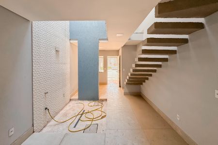 Casa à venda com 80m², 3 quartos e 1 vagaSala