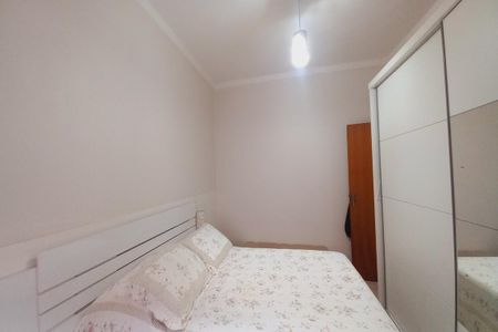 Casa à venda com 81m², 2 quartos e 2 vagasQuarto 2