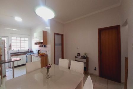 Casa à venda com 81m², 2 quartos e 2 vagasSala de Jantar