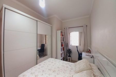 Casa à venda com 81m², 2 quartos e 2 vagasQuarto 2