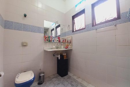Casa à venda com 81m², 2 quartos e 2 vagasBanheiro